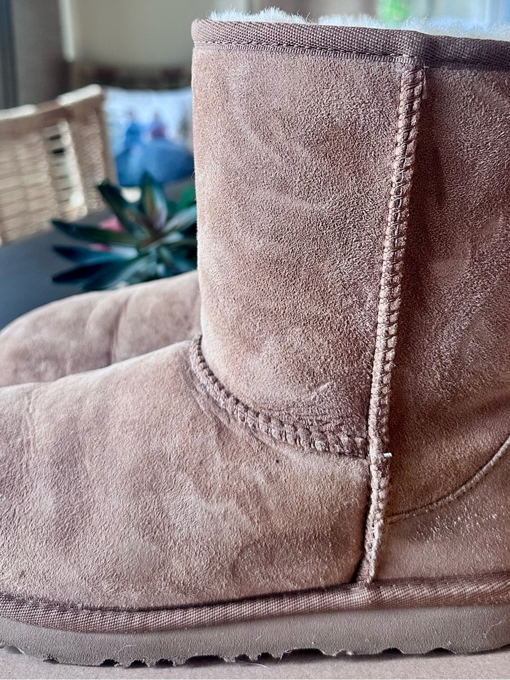 UGG Kids Classic II Chestnut Boots Size 6 Youth w/ Box - Picture 3 of 9